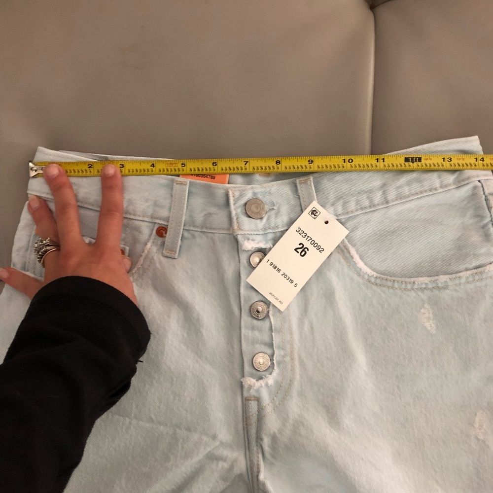 Levi’s 501 Light Wash Distressed Cutoff Shorts 26 - Picture 6 of 8
